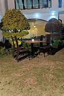 The Luv Hill Hotel And Cafe