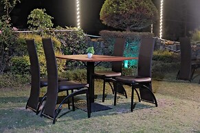 The Luv Hill Hotel And Cafe