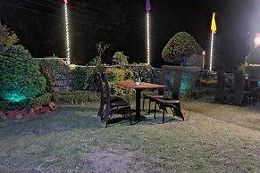 The Luv Hill Hotel And Cafe