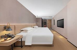 LW INTERNATIONAL HOTEL