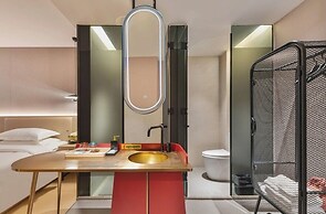 LW INTERNATIONAL HOTEL