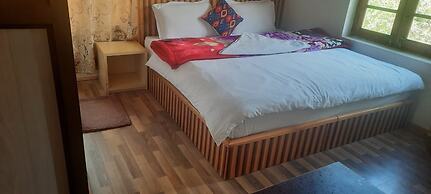 Ser-Dung Guest House