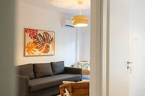 Renovated 2-bedroom Apt Near the Athenian Coast