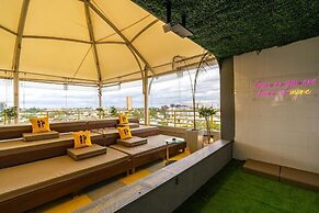 The Hosteller Bangalore, Brigade Road