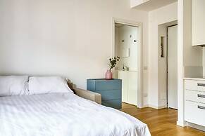 Modern Flat Near Historic Castle