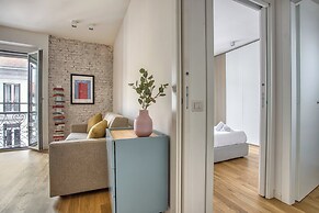 Modern Flat Near Historic Castle