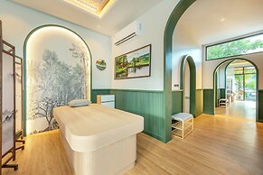 A.Z. Sunrise Resort & Fitness Club