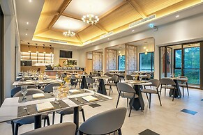 A.Z. Sunrise Resort & Fitness Club