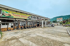 Capital O 92276 Hotel Pesona Gunung