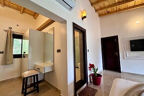 Moustache Select Naukuchiatal