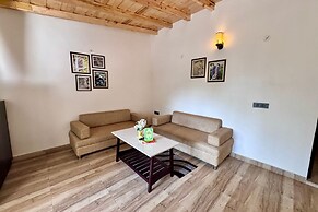 Moustache Select Naukuchiatal