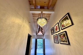 Moustache Select Naukuchiatal