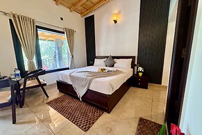 Moustache Select Naukuchiatal