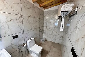 Moustache Select Naukuchiatal