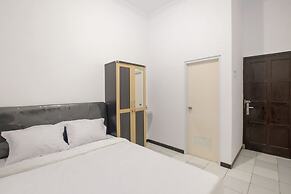 OYO 3467 White Residence