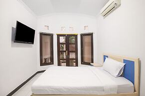 OYO 3467 White Residence