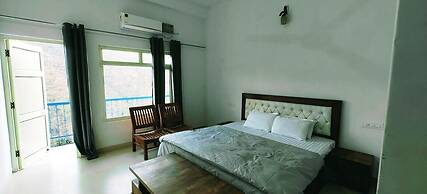 The Yamuna Deck Resort and Cafe