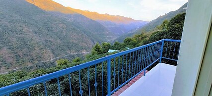 The Yamuna Deck Resort and Cafe