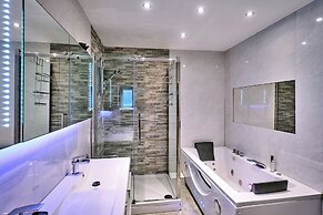 Charming Cardiff Home With Private Parking & Modern Amenities