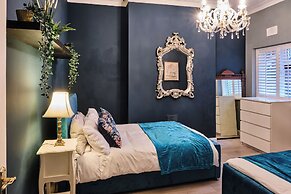 Charming Cardiff Home With Private Parking & Modern Amenities