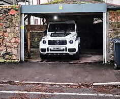 Charming Cardiff Home With Private Parking & Modern Amenities