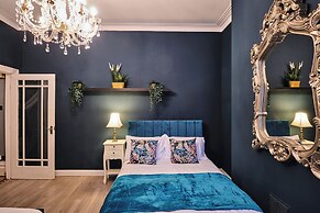 Charming Cardiff Home With Private Parking & Modern Amenities