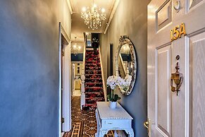 Charming Cardiff Home With Private Parking & Modern Amenities