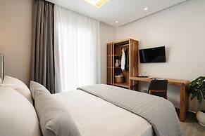 Phaistos Suites