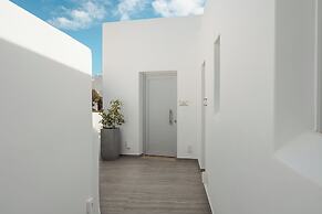 Phaistos Suites