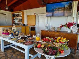 Kefalonia Family Getaway - Summer Garden Retreat