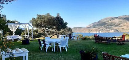 Kefalonia Family Getaway - Summer Garden Retreat