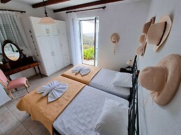 Kefalonia Family Getaway - Summer Garden Retreat