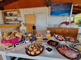 Kefalonia Family Getaway - Summer Garden Retreat