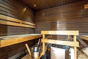 Spacious 3BR Apt. with Sauna