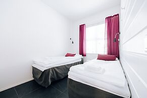 Spacious 3BR Apt. with Sauna