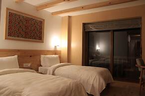 Mountain Lodges of Nepal Chame
