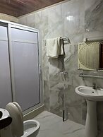 LIVELY HOTEL & Suites