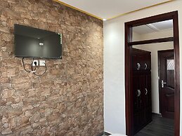 LIVELY HOTEL & Suites