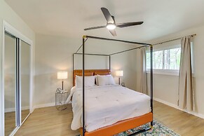 Golf Getaway w/ Pool Access Near Lake Catherine!