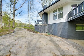 Golf Getaway w/ Pool Access Near Lake Catherine!