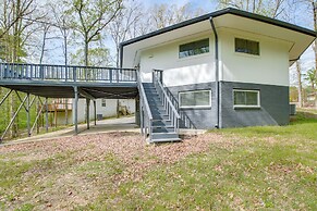 Golf Getaway w/ Pool Access Near Lake Catherine!