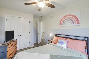 3 Mi to Dtwn: Townhome w/ Deck in Dover
