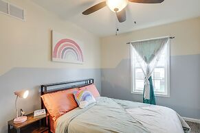 3 Mi to Dtwn: Townhome w/ Deck in Dover