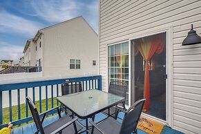 3 Mi to Dtwn: Townhome w/ Deck in Dover