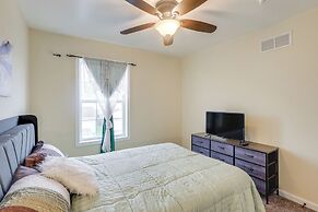 3 Mi to Dtwn: Townhome w/ Deck in Dover