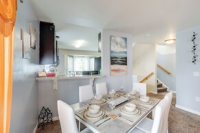 3 Mi to Dtwn: Townhome w/ Deck in Dover