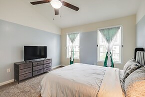 3 Mi to Dtwn: Townhome w/ Deck in Dover