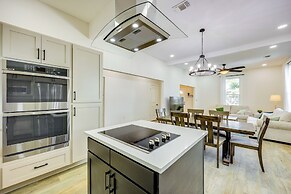 1 Mi to Dtwn San Antonio: Sleek Bungalow w/ Yard!