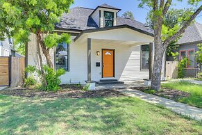 1 Mi to Dtwn San Antonio: Sleek Bungalow w/ Yard!
