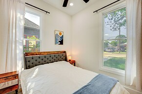 1 Mi to Dtwn San Antonio: Sleek Bungalow w/ Yard!